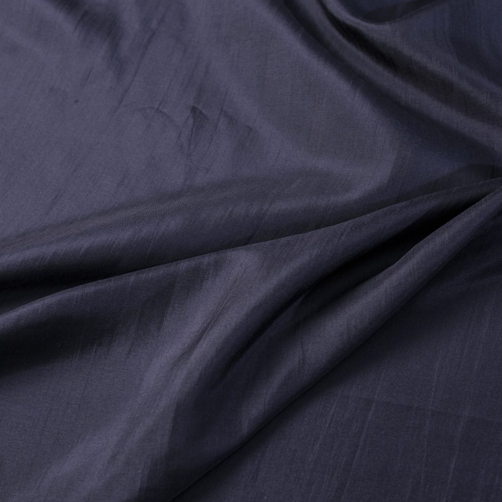 vải lụa satin tơ tằm trơn - đen 4